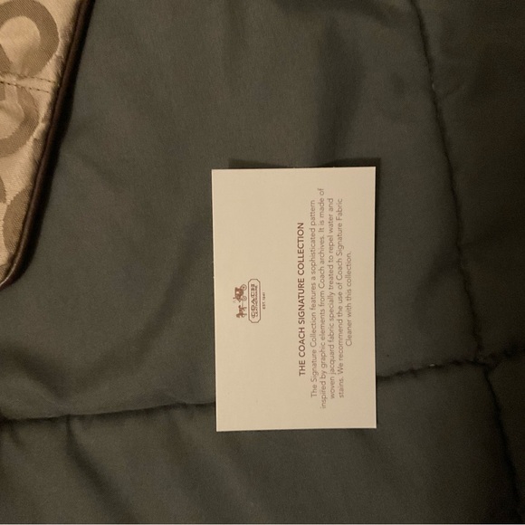 BNWT Small Coach Wristlet - Picture 6 of 7